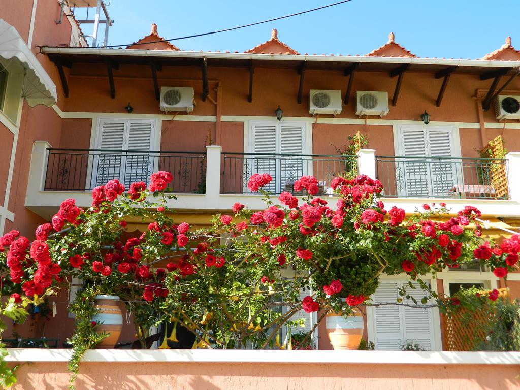 Konstantinos Apartments Agia Efimia ภายนอก รูปภาพ