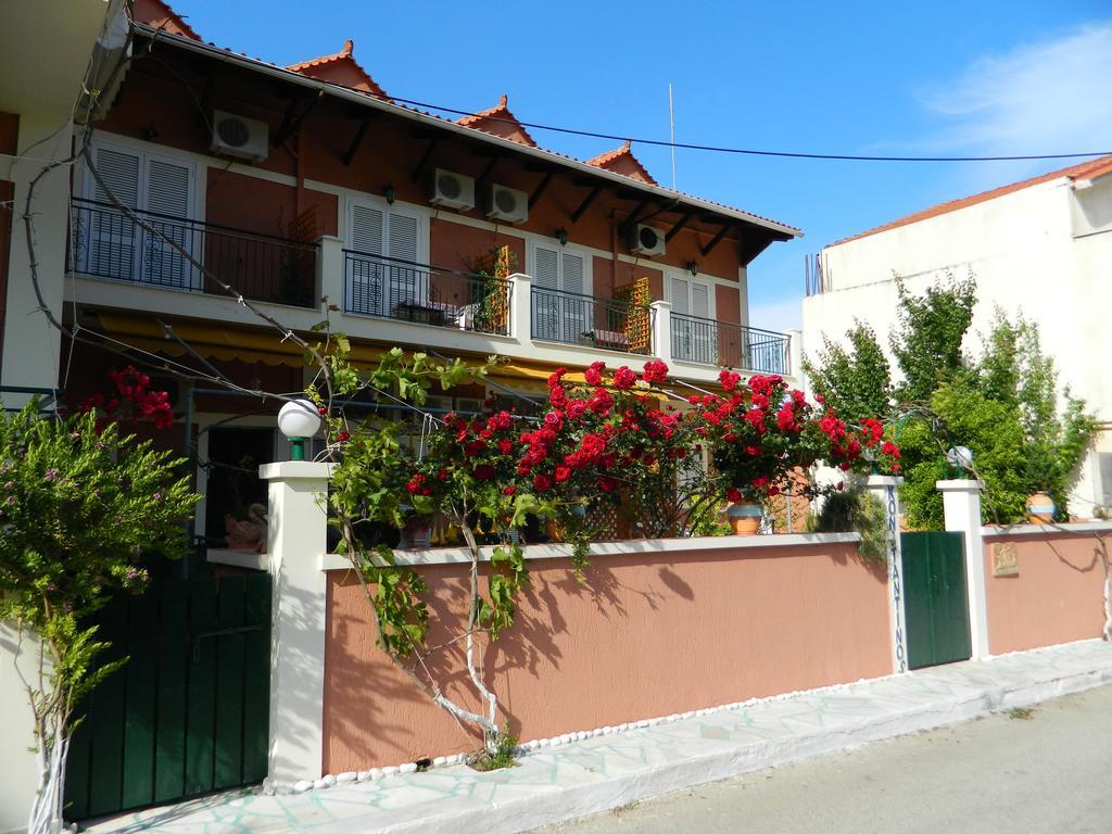 Konstantinos Apartments Agia Efimia ภายนอก รูปภาพ