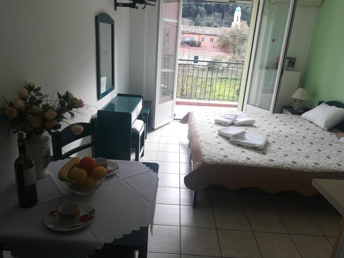 Konstantinos Apartments Agia Efimia ภายนอก รูปภาพ
