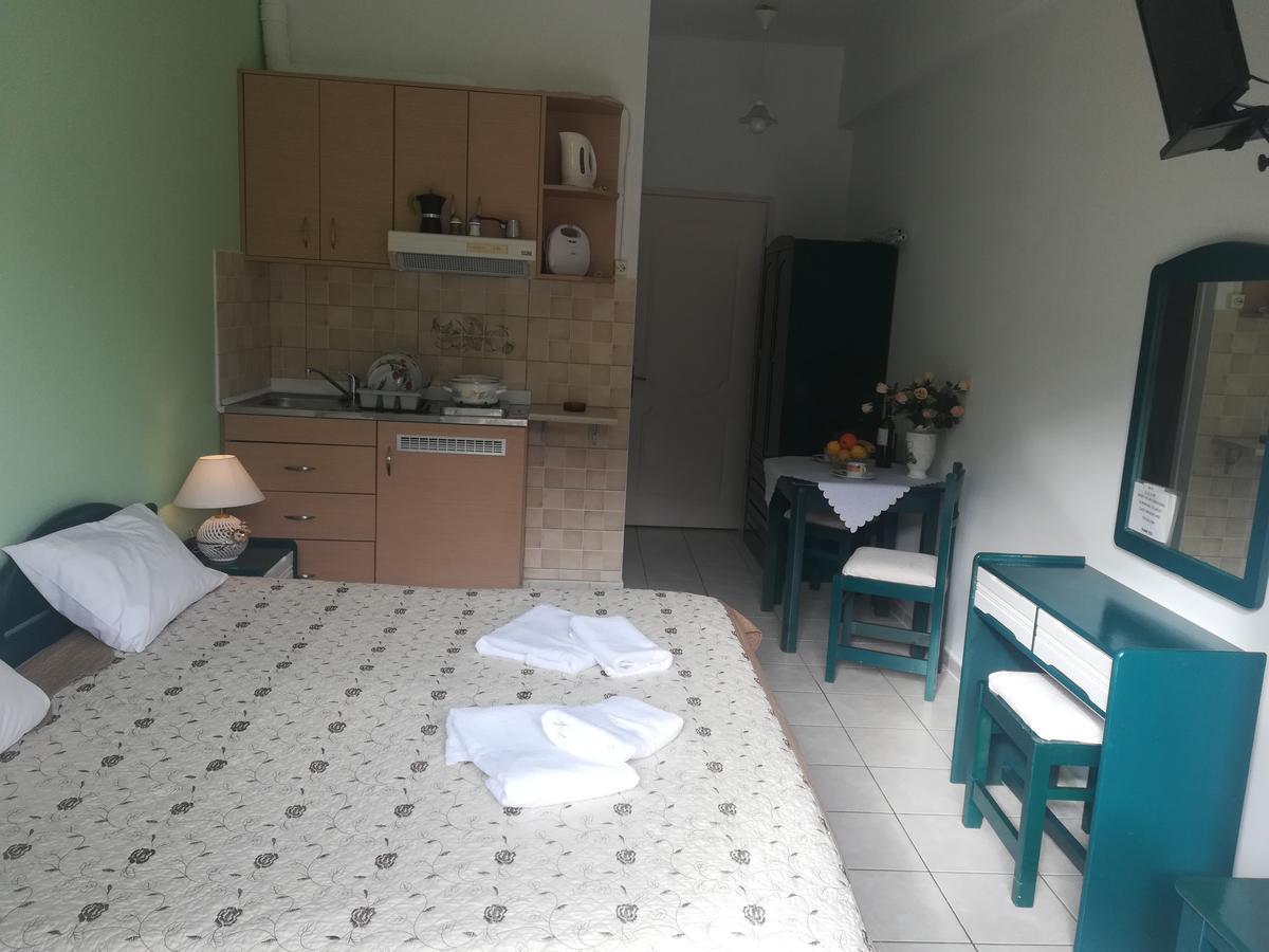 Konstantinos Apartments Agia Efimia ภายนอก รูปภาพ