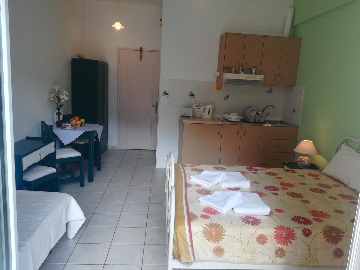 Konstantinos Apartments Agia Efimia ภายนอก รูปภาพ