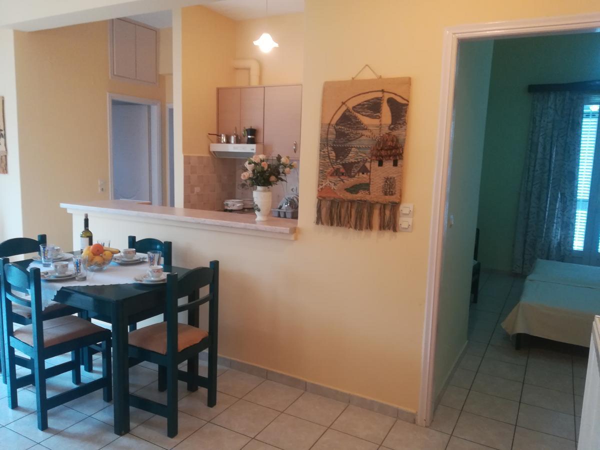 Konstantinos Apartments Agia Efimia ภายนอก รูปภาพ