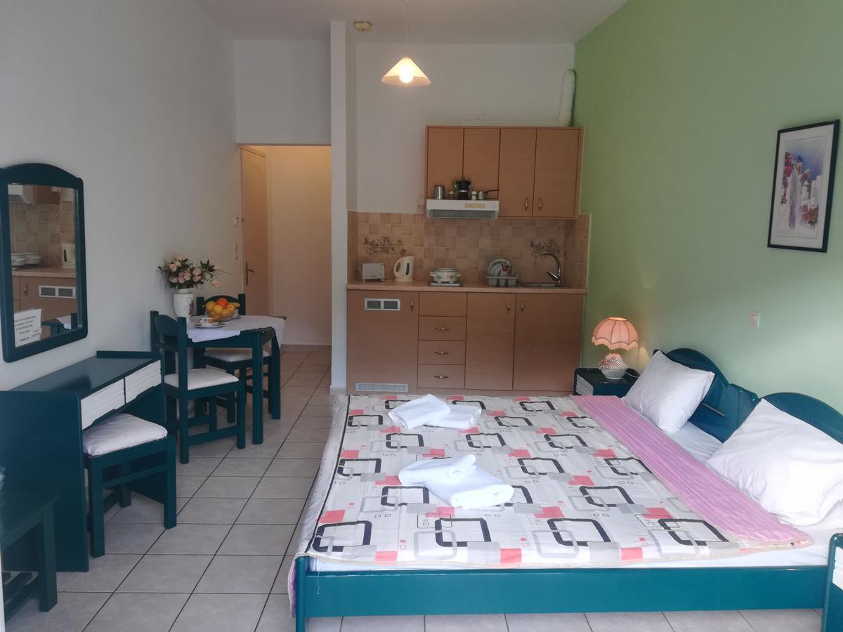 Konstantinos Apartments Agia Efimia ภายนอก รูปภาพ