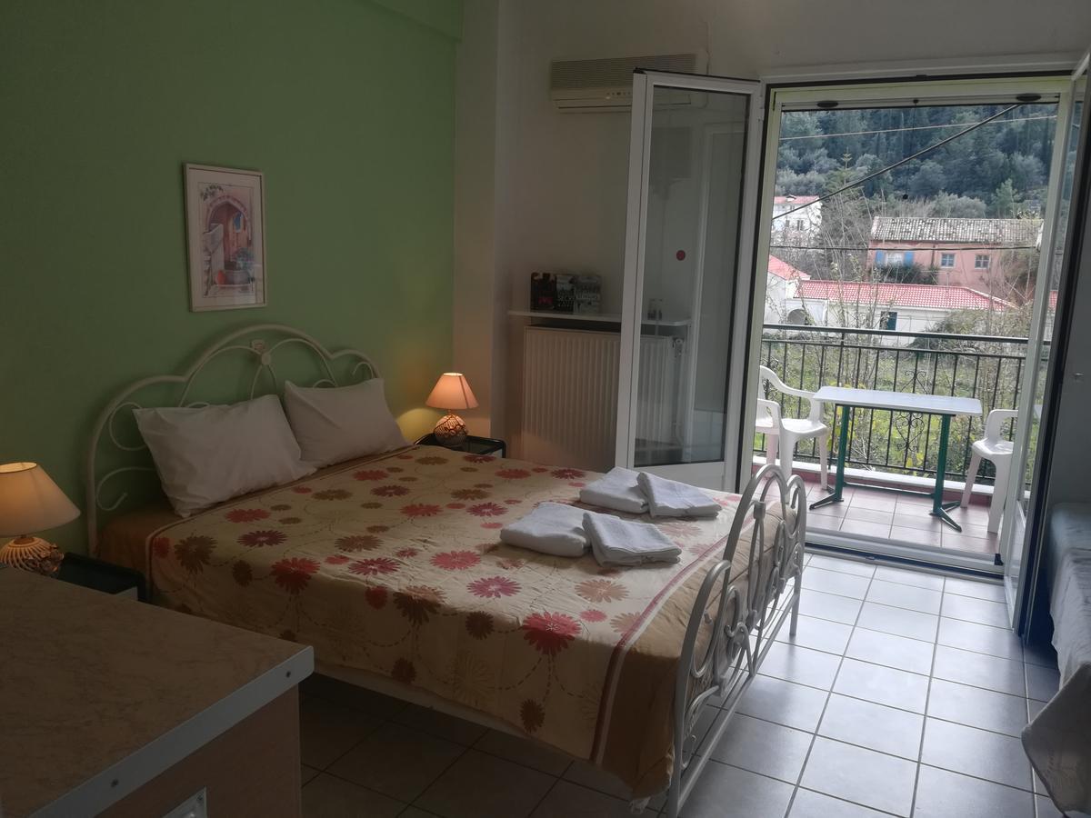 Konstantinos Apartments Agia Efimia ภายนอก รูปภาพ